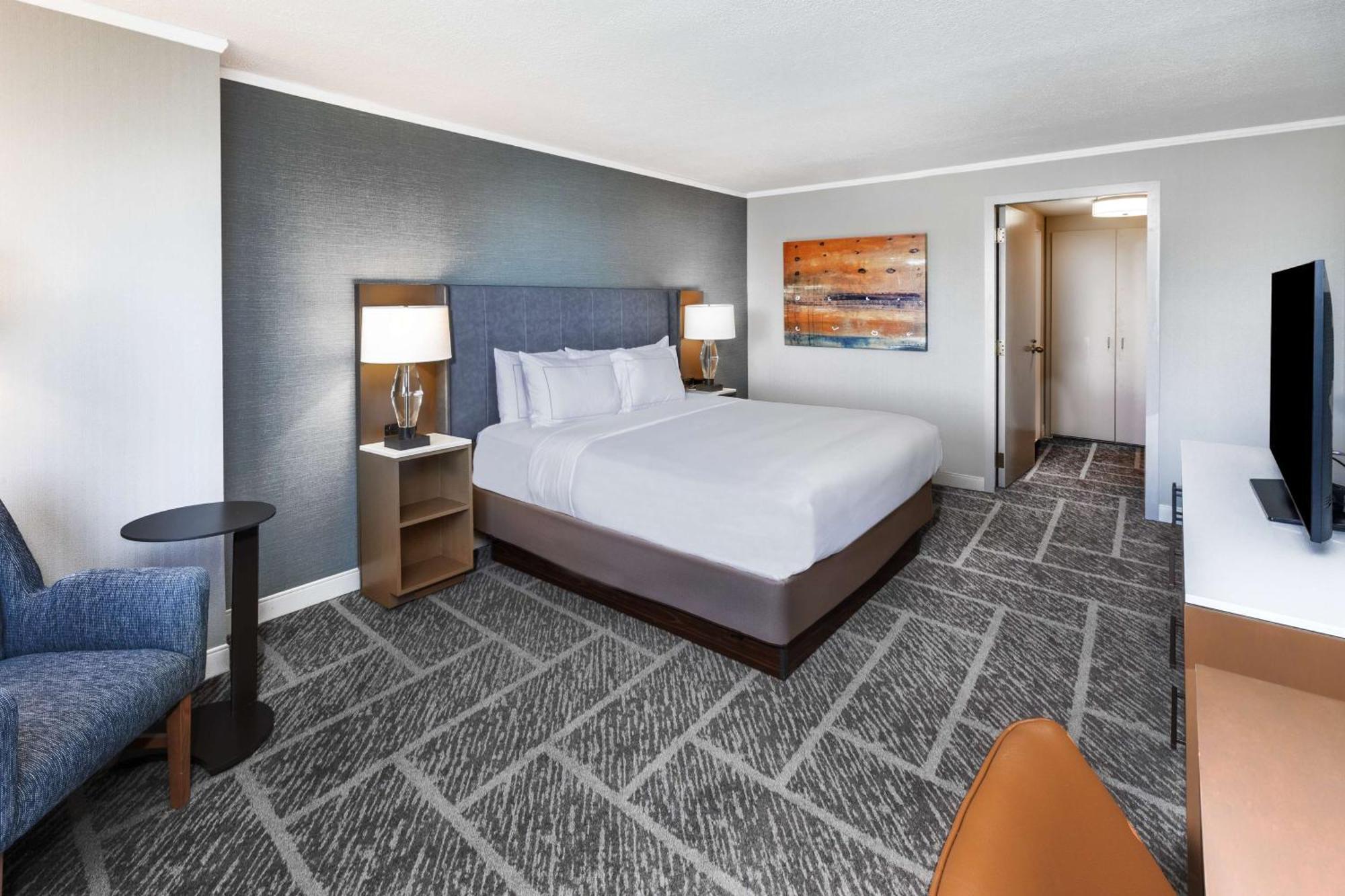 Doubletree By Hilton Tulsa At Warren Place Extérieur photo