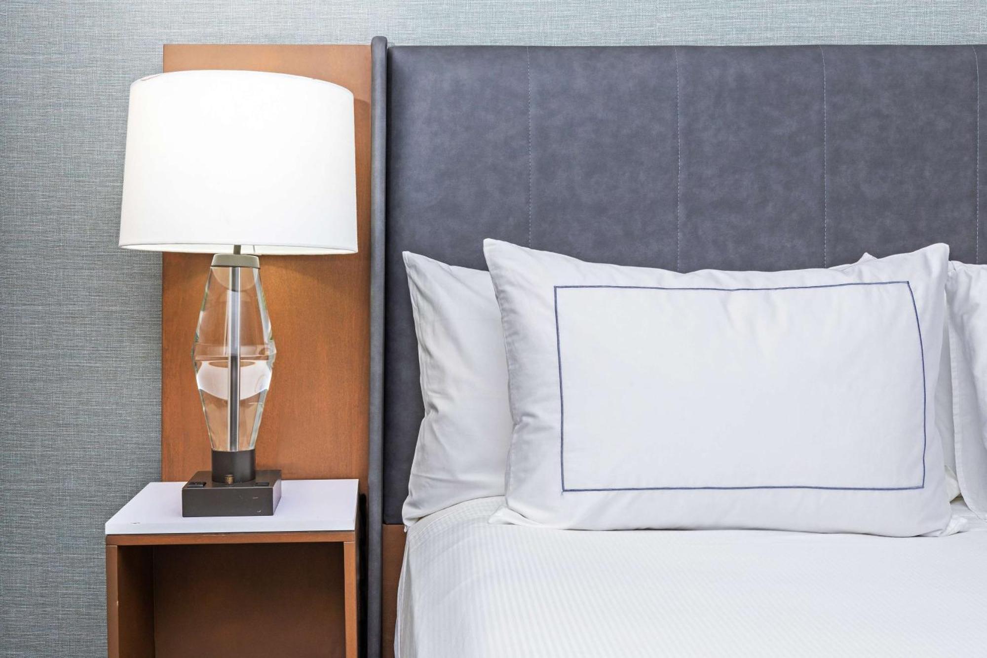 Doubletree By Hilton Tulsa At Warren Place Extérieur photo