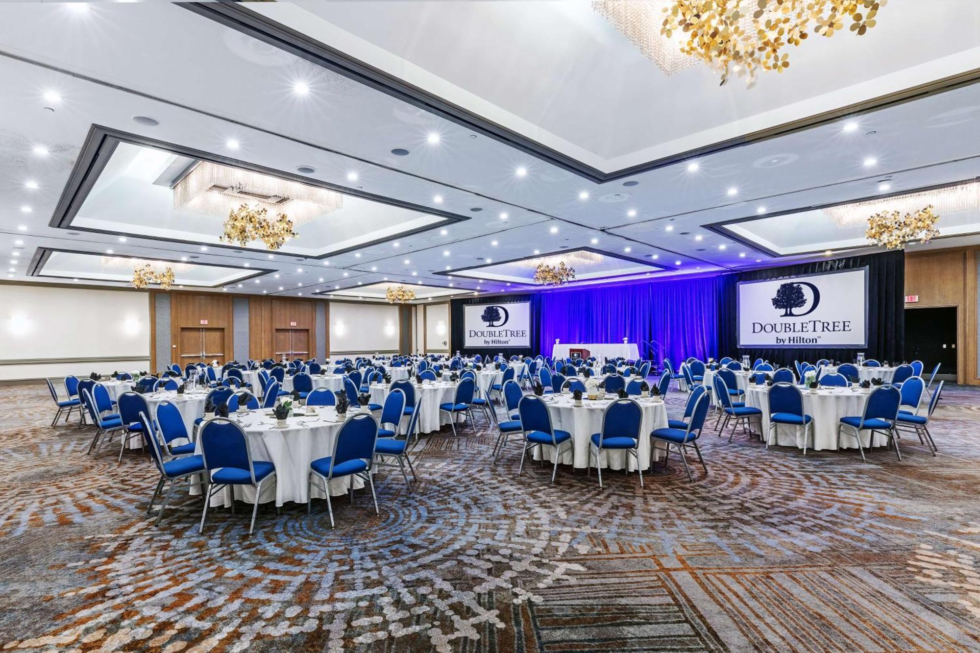 Doubletree By Hilton Tulsa At Warren Place Extérieur photo
