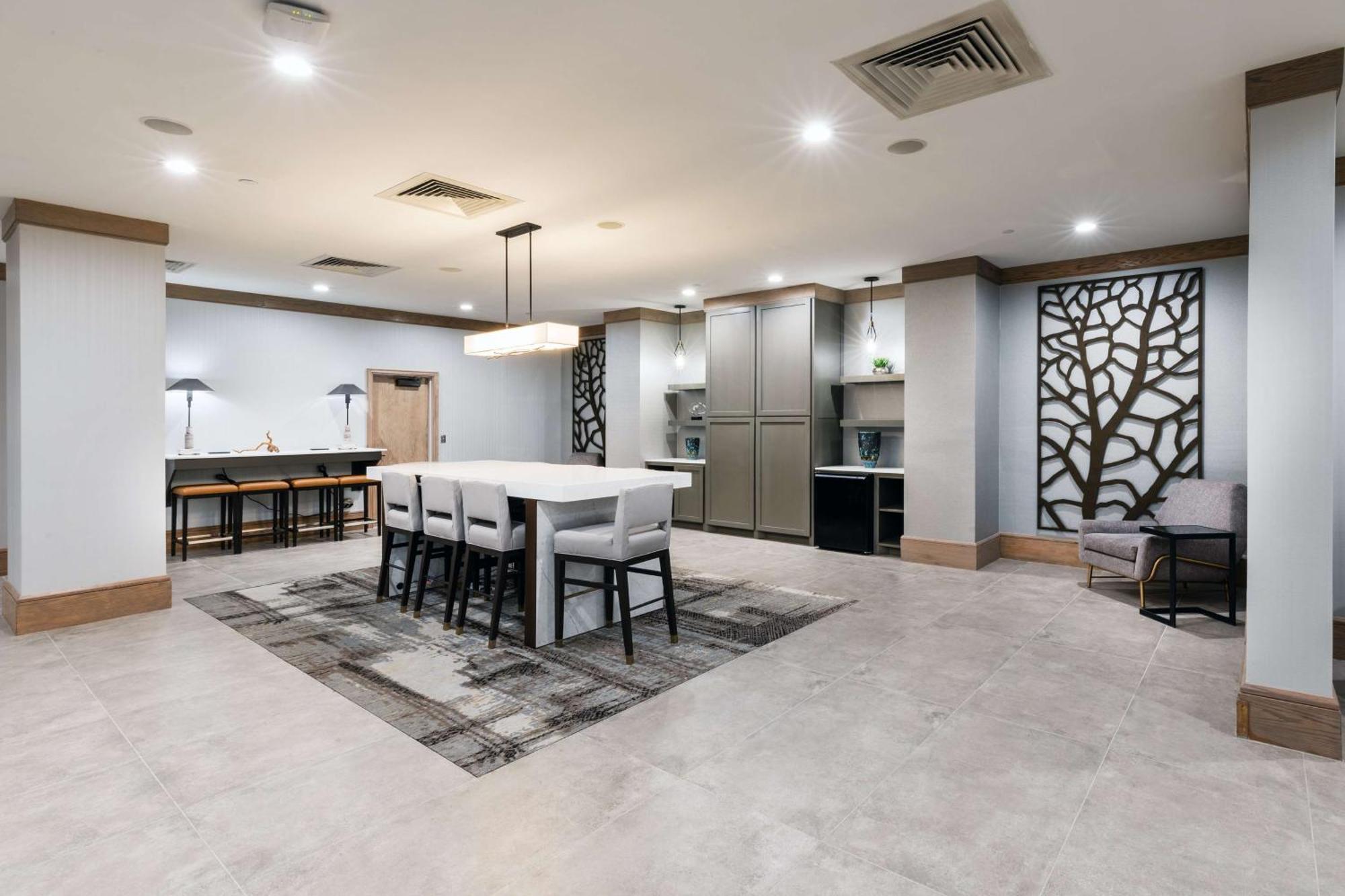 Doubletree By Hilton Tulsa At Warren Place Extérieur photo