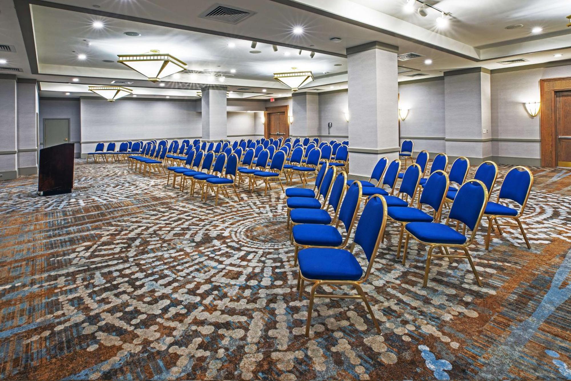 Doubletree By Hilton Tulsa At Warren Place Extérieur photo