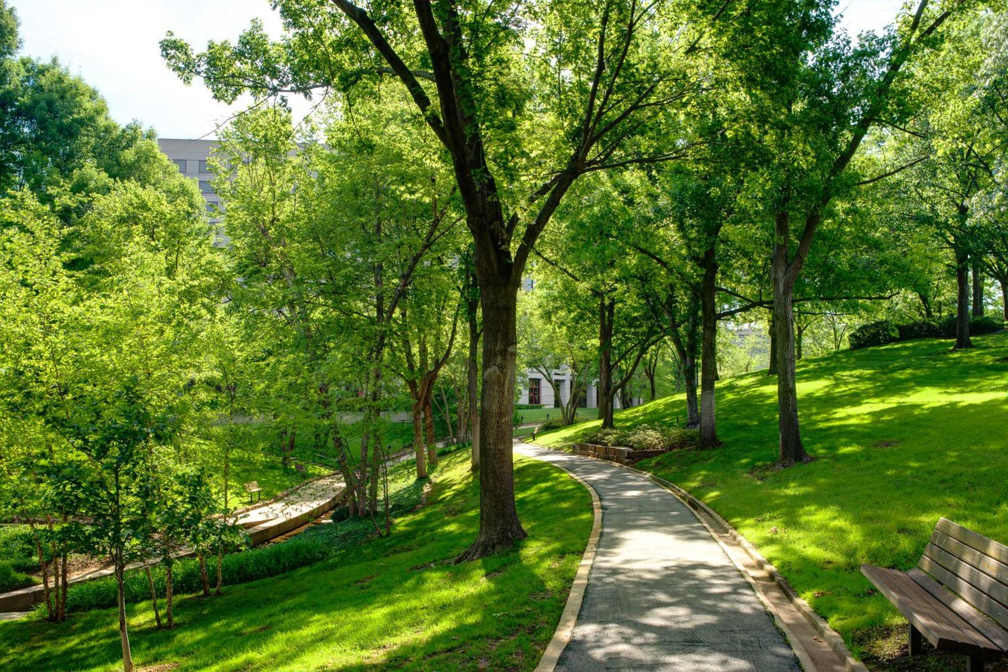 Doubletree By Hilton Tulsa At Warren Place Extérieur photo